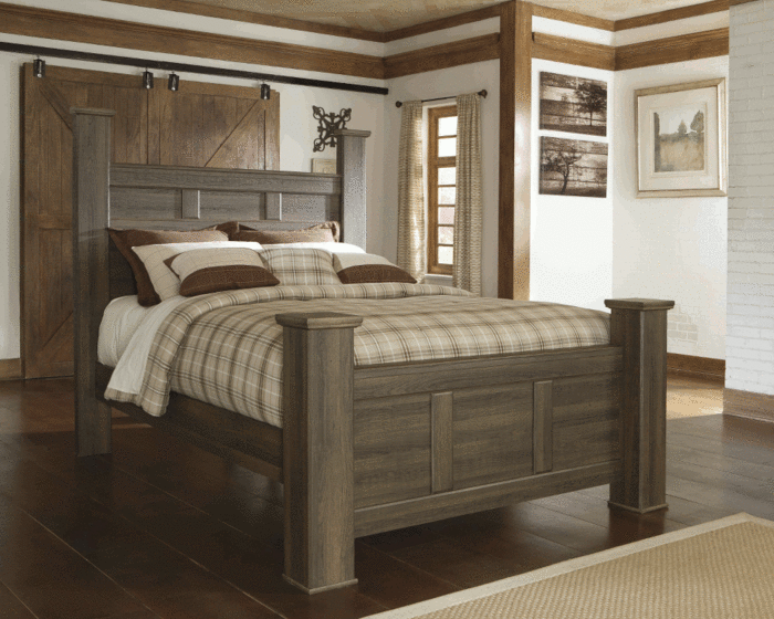 Juararo Dark Brown Poster Queen Bed