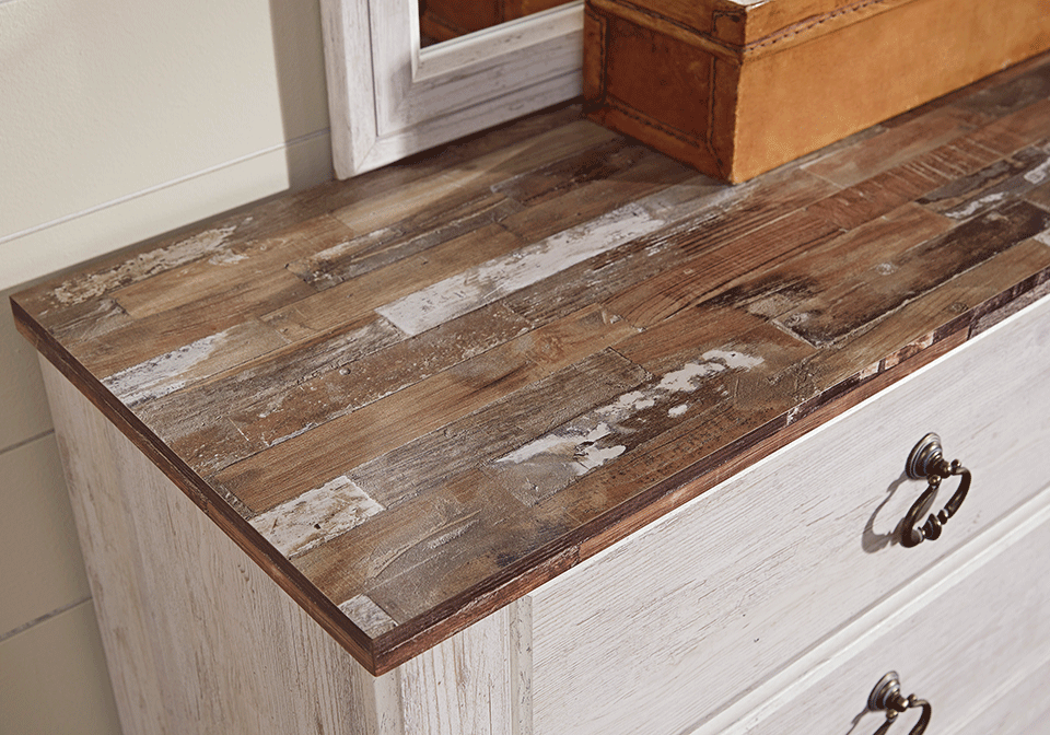 Willowton Whitewash Dresser - Image 4