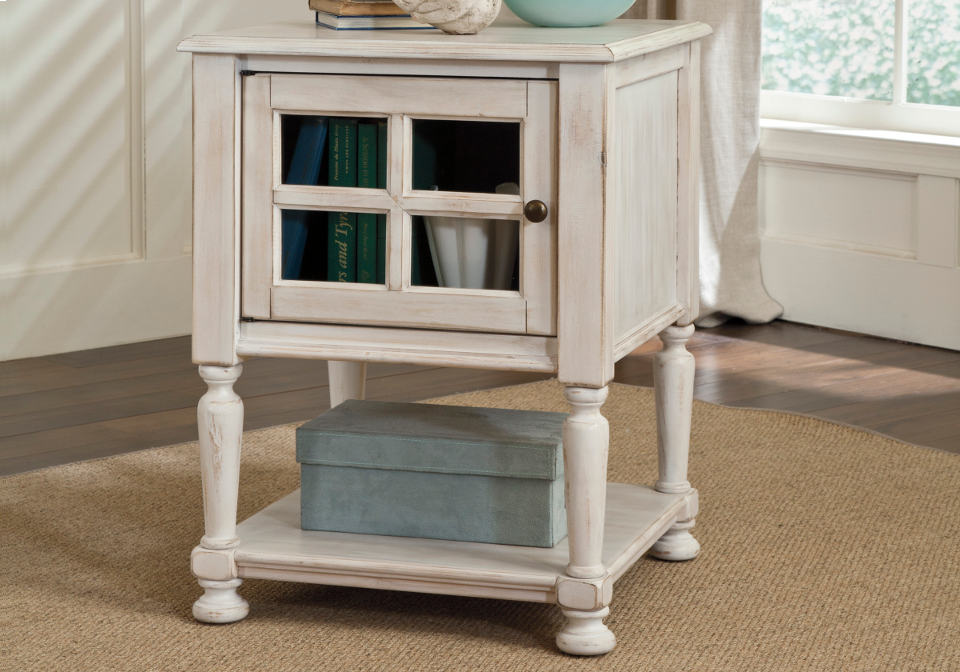 Mirimyn White Accent Table