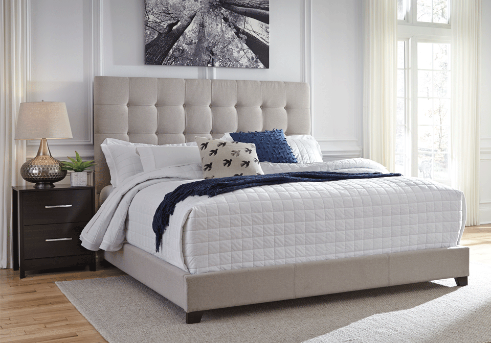 Dolante Beige Queen Upholstered Bed