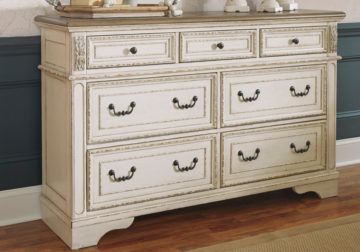 Alternative view of Realyn Two-Tone King Panel Bed Set
