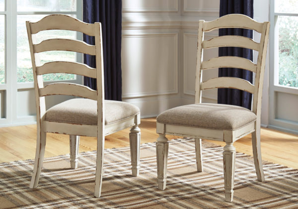 Realyn Chipped White 5-Piece Oval Dining Set - Image 2