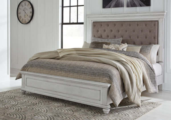 Kanwyn Whitewash Upholstered King Panel Bedroom Set - Image 2