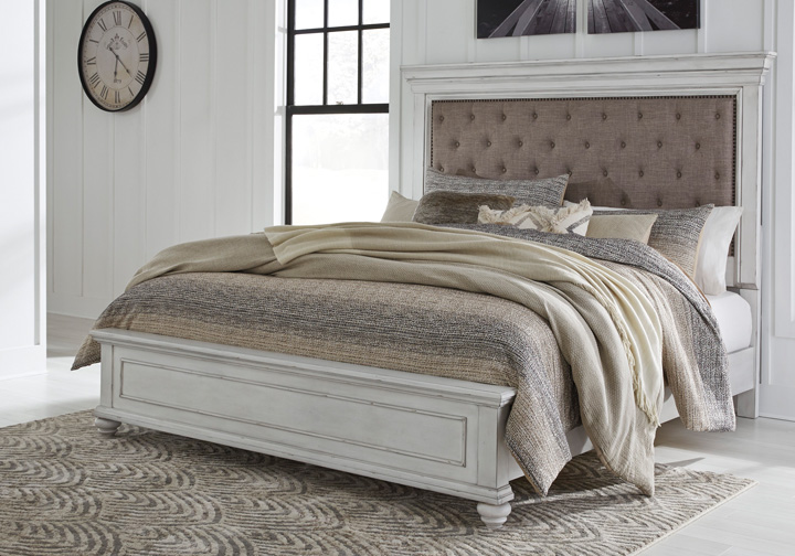 Kanwyn Upholstered Queen Panel Bed