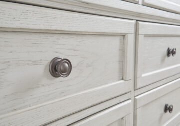 Alternative view of Robbinsdale Chest
