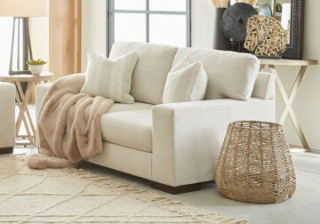 Maggie Loveseat