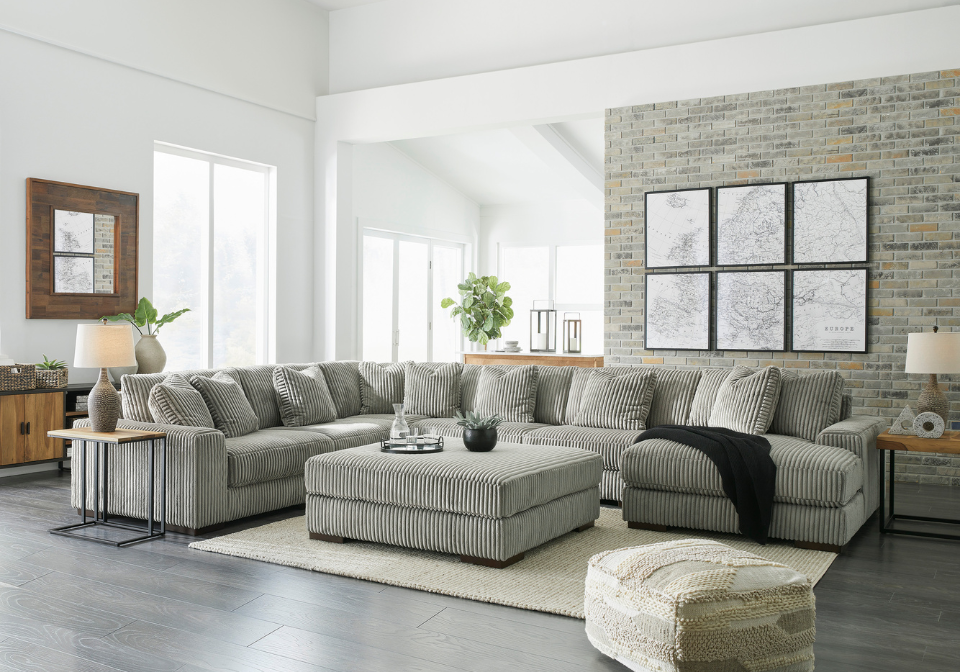 Lindyn Fog 6-Piece RAF Chaise Sectional