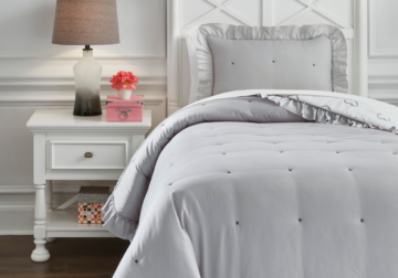 Alternative view of Hartlen Full Comforter Set