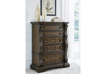 Maylee Chest