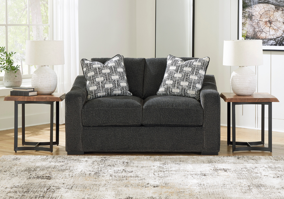 Wryenlynn Onyx Loveseat