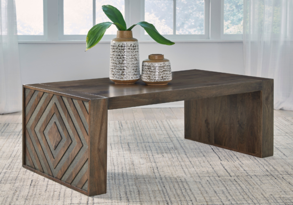 Dreggan Cocktail Table - Image 3
