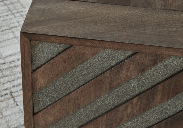 Dreggan Cocktail Table - Image 4