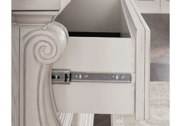 Bruchandi Antique White Dresser - Image 5