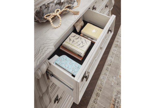 Bruchandi Antique White Dresser - Image 4