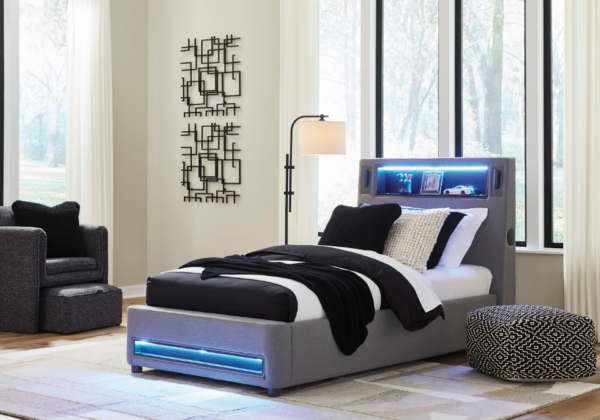 Verishaw Full Upholstered Bed - Image 3
