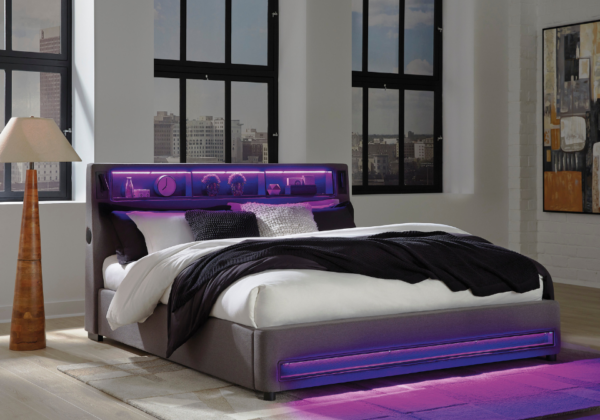 Verishaw Queen Upholstered Bed - Image 2